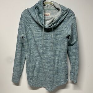 Sweatshirt with pockets and an adjustable neck/hood